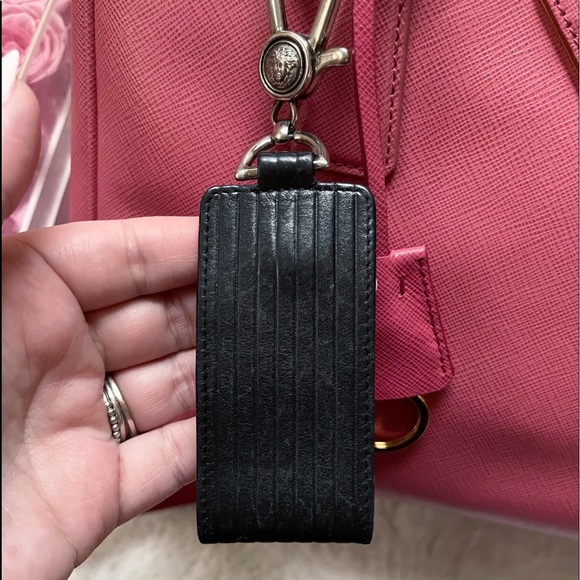 Authentic Gianni Versace Vintage Medusa Black Leather Key Holder / Bag Charm - Picture 8 of 11